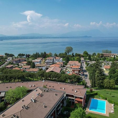 Breeze Apartment Desenzano del Garda Luaran gambar
