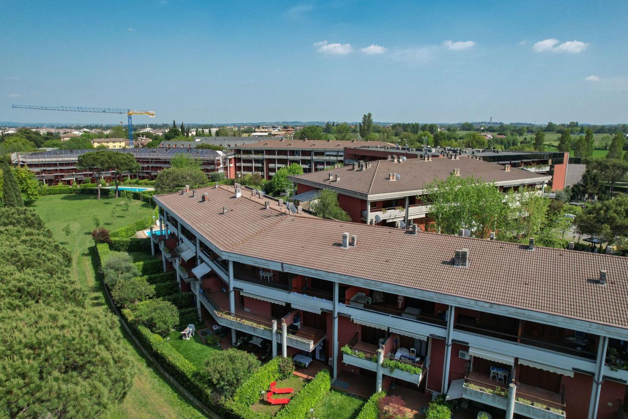 Breeze Apartment Desenzano del Garda Luaran gambar