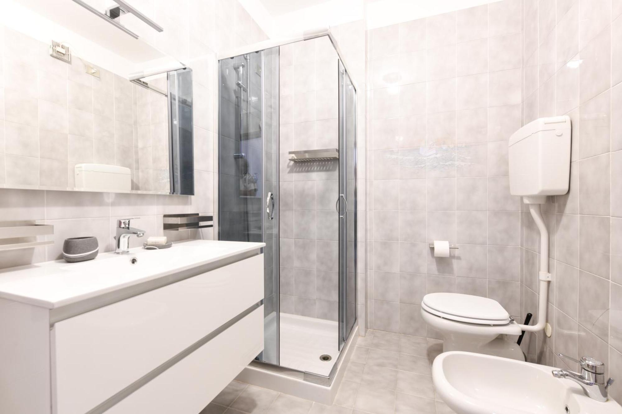 Breeze Apartment Desenzano del Garda Luaran gambar